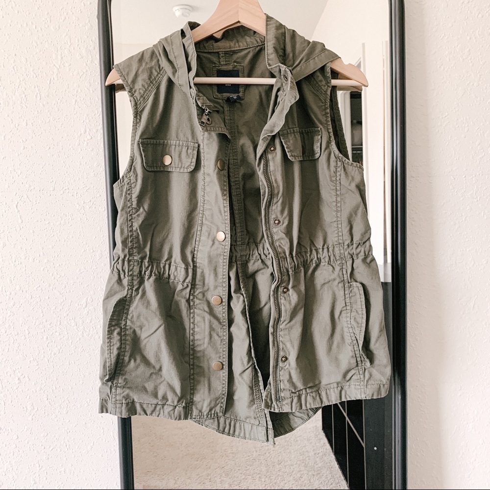 Gap utility vest